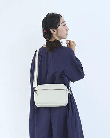 All story スクエアショルダーバッグ