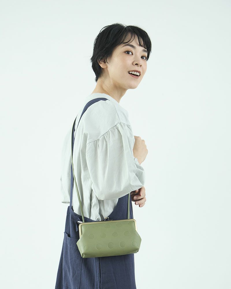 がま口ポシェットの色：リーフグリーン