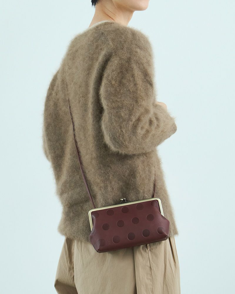 がま口ポシェットの色：ダークブラウン