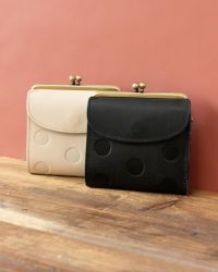 がま口の色:左から バニラ・ブラック