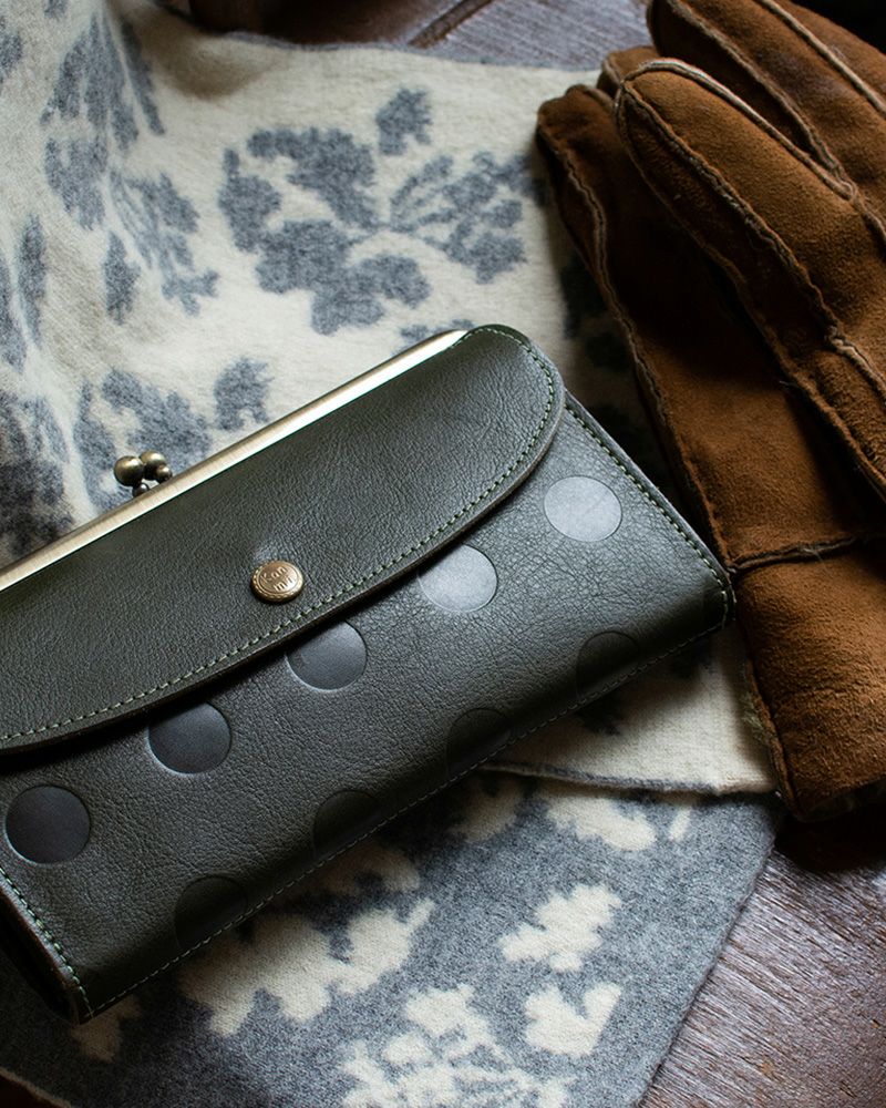 「キャンディルーフ ロングがま口ウォレット」オリーブグリーン