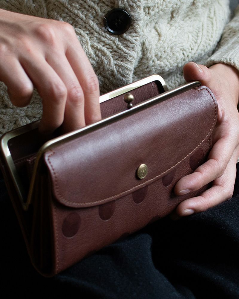 「キャンディルーフ ロングがま口ウォレット」ダークブラウン