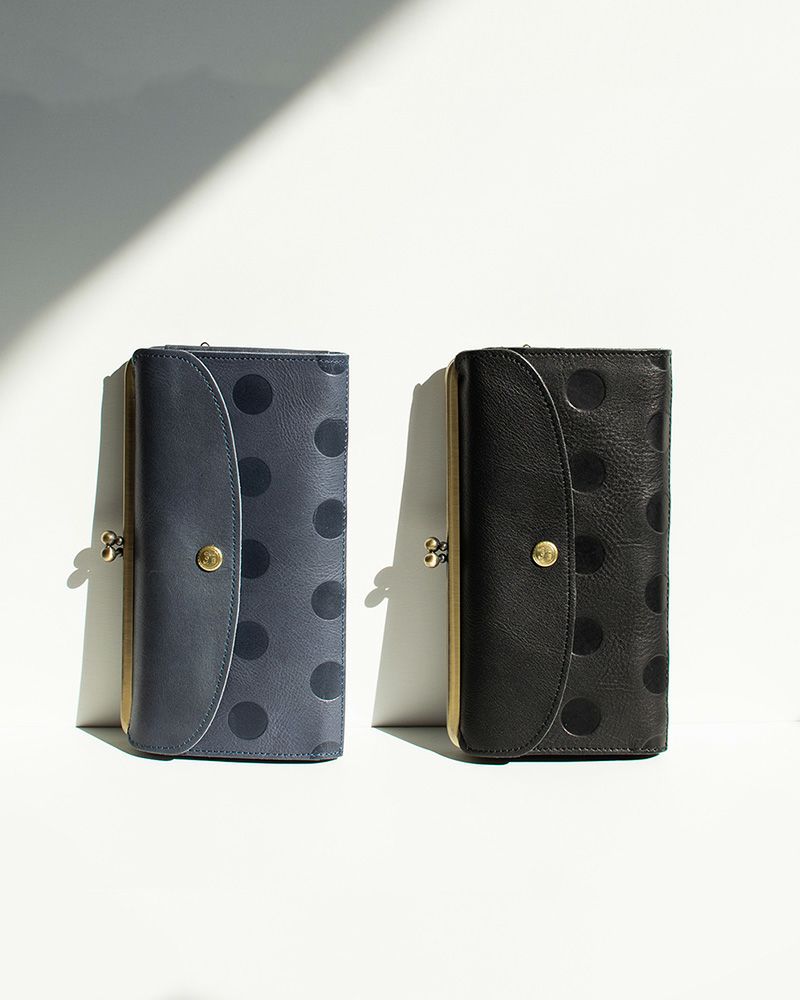 「キャンディルーフ ロングがま口ウォレット」左から　ネイビー・ブラック