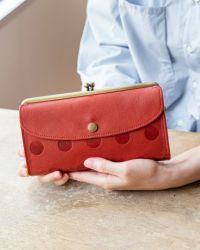 「キャンディルーフ ロングがま口ウォレット」チェリーレッド