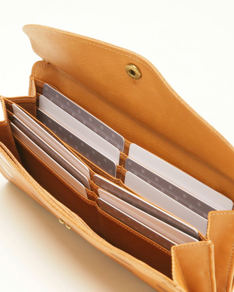 「キャンディルーフ ロングがま口ウォレット」キャラメル