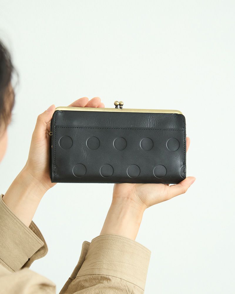 背面には外ポケットもあります