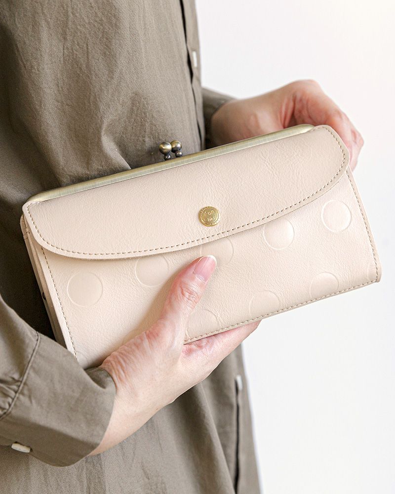 「キャンディルーフ ロングがま口ウォレット」バニラ