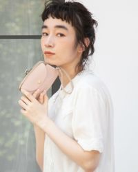 Kanmi. キャンディルーフ親子がま口（ベビーピンク）。やさしいピンク色の革に型押しのドットがアクセントになったデザイン