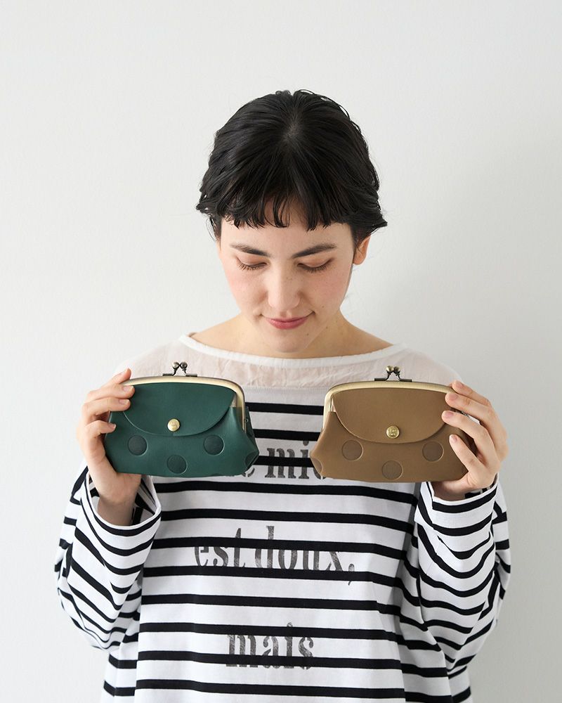 Kanmi. キャンディルーフ親子がま口　カラー：左／フォレストグリーン、右／チャイ