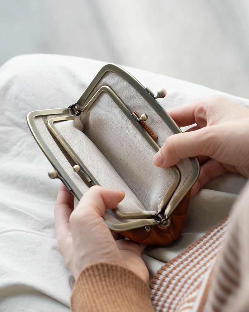 小銭などを分けて収納できます