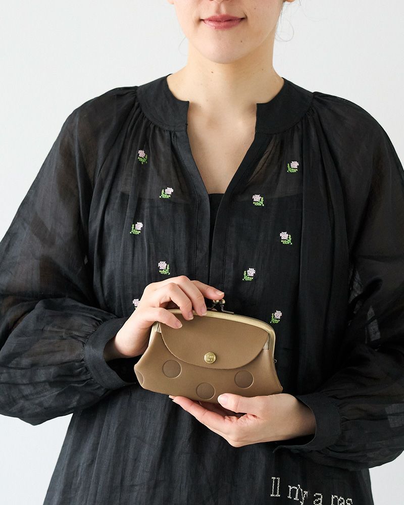 牛革の経年変化を楽しむ親子がま口財布。収納力とデザイン性で美しく使える本革財布。