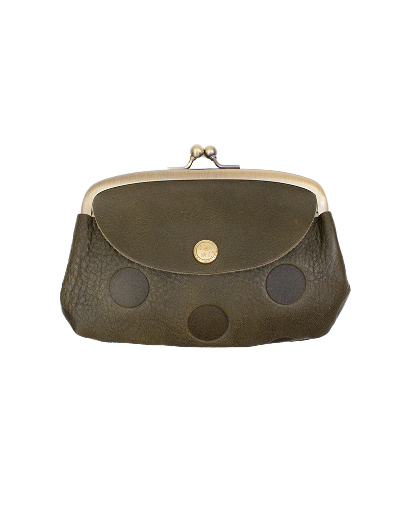 オリーブグリーン