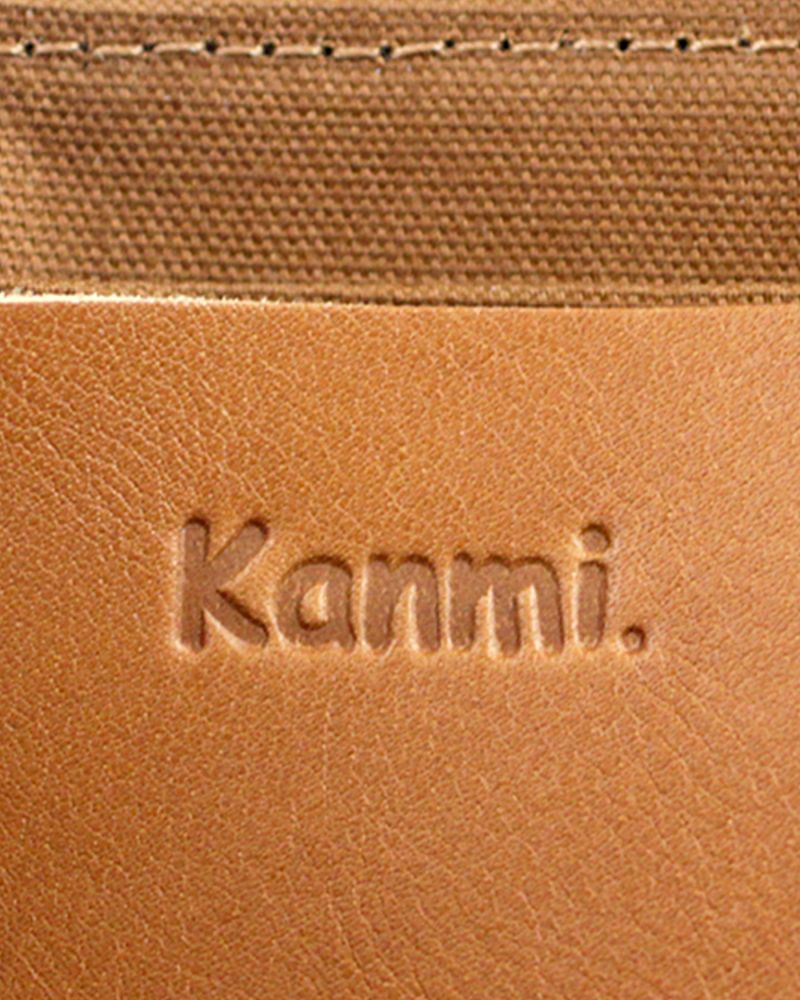 内側にKanmi.のロゴ