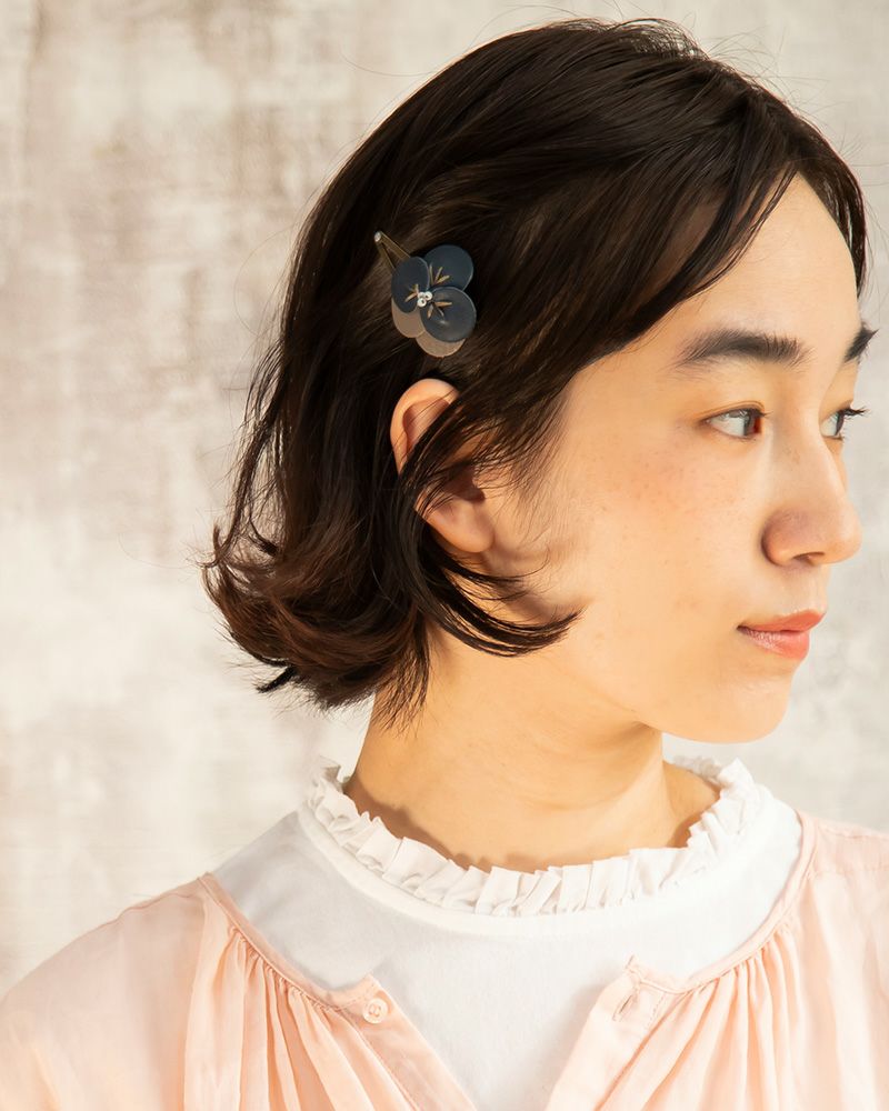 ヘアアクセサリーの色：ネイビー×ピュアグレー