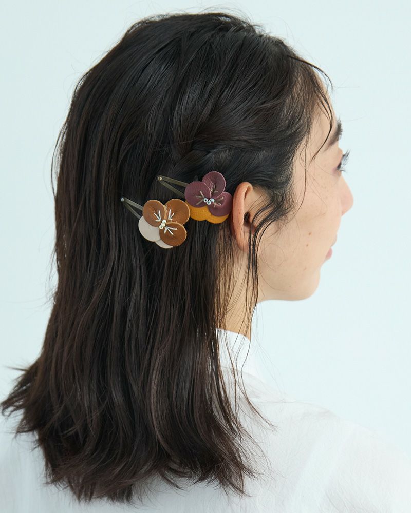 ヘアアクセサリーの色：アッシュグレー×バニラ／スミレ×マスタード