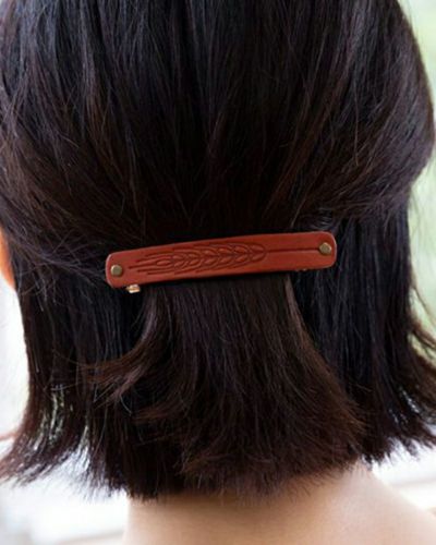 ヘアアクセサリーの色：レッド