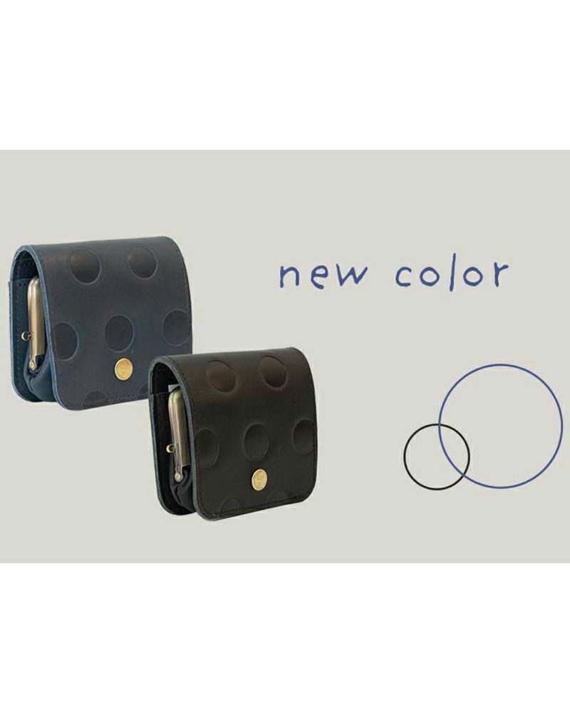 がま口の色：左から　ネイビー・ブラック