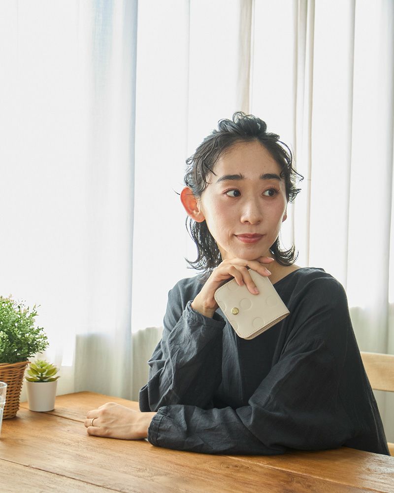 コンパクトだけど中が見やすいからお支払いもスムーズなミニ財布