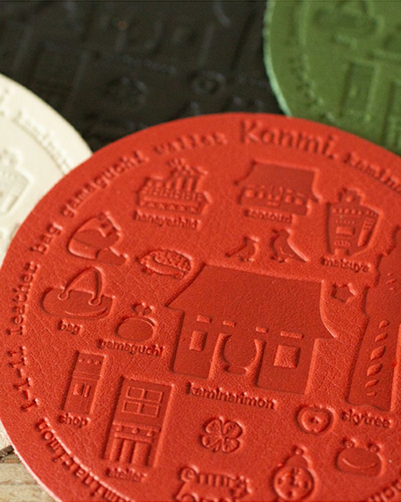 コースターの色：右上から時計回りに　グリーン・レッド・バニラ・クロ