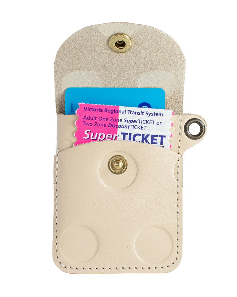 パスケースの色：バニラ