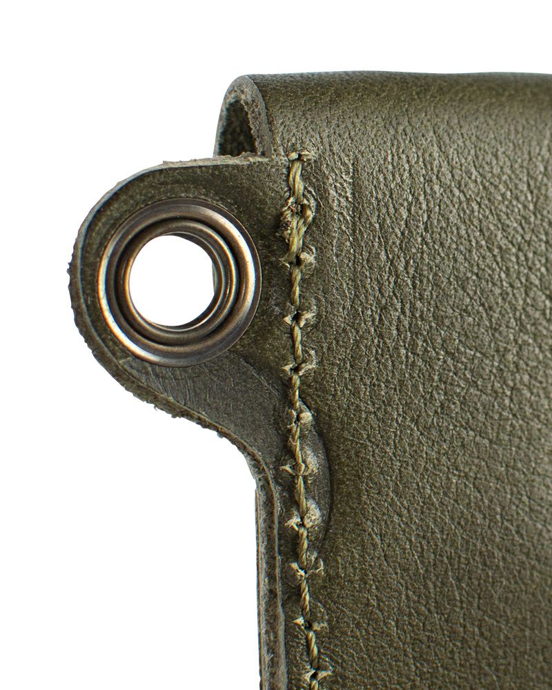 パスケースの色：オリーブグリーン