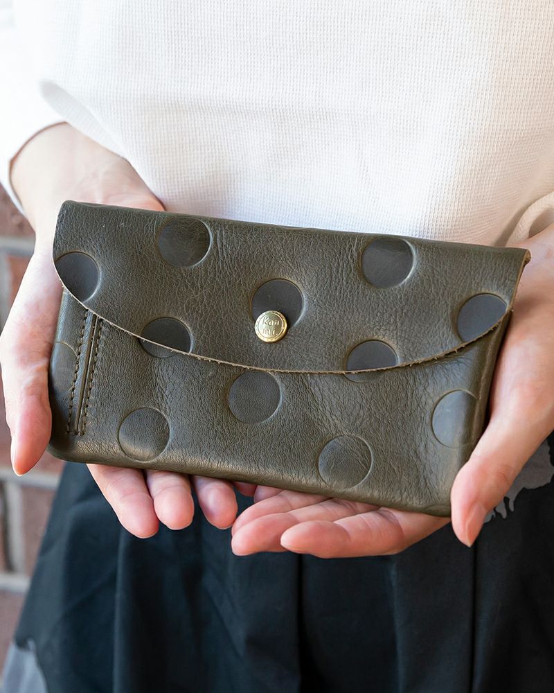 長財布の色：オリーブグリーン
