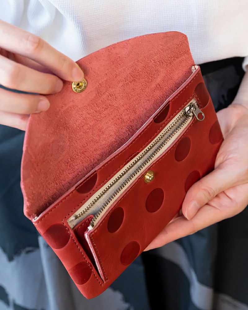 長財布の色：チェリーレッド