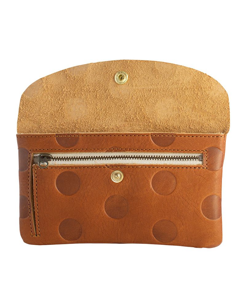 長財布の色：キャラメル