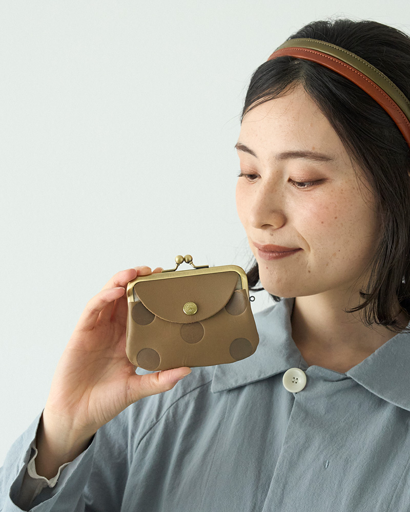 がま口の色：アッシュ グレー