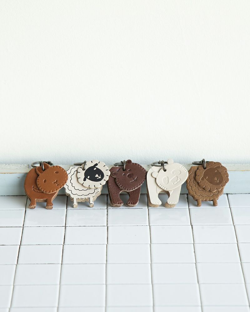 胸元やおしりの模様もこだわり（キーアクセサリーの種類：左から　ウサギ・ヒツジクロ・クマ・パンダシロ・ヒツジ）
