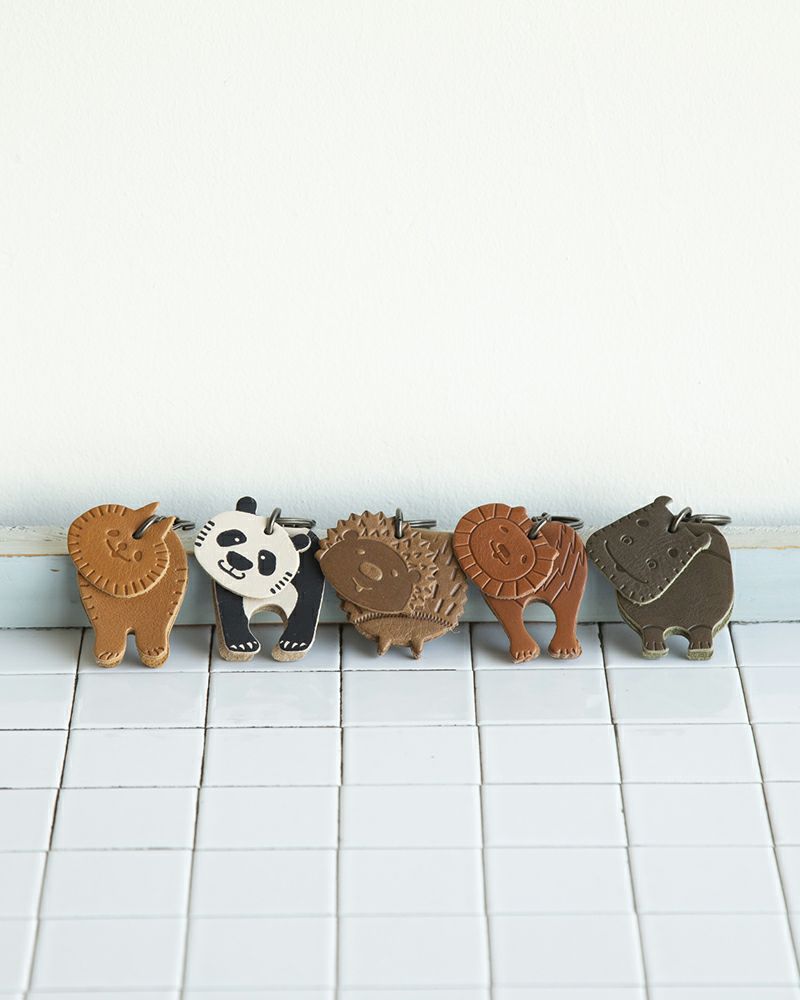 胸元やおしりの模様もこだわり（キーアクセサリーの種類：左から　ネコ・パンダ・ハリネズミ・ライオン・カバ）