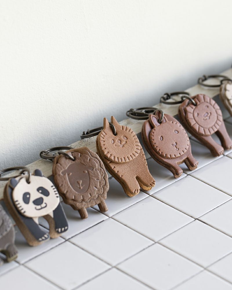 キーアクセサリーの種類：左から　パンダ・ヒツジ・ネコ・ウサギ・ライオン