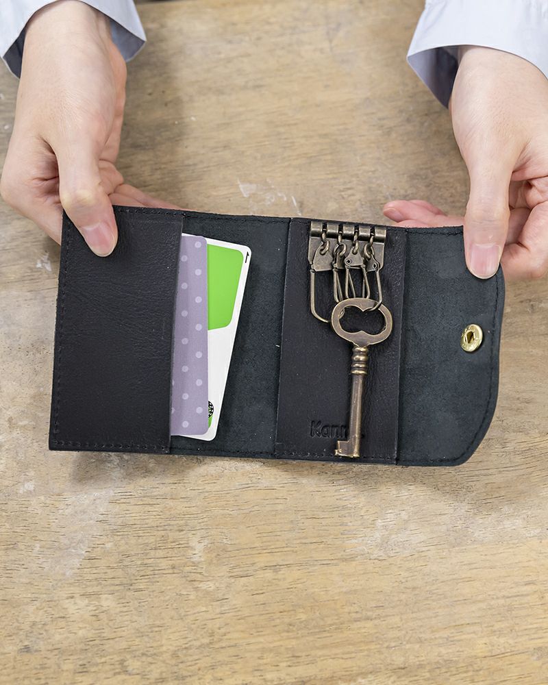 キーケースの色：ブラック