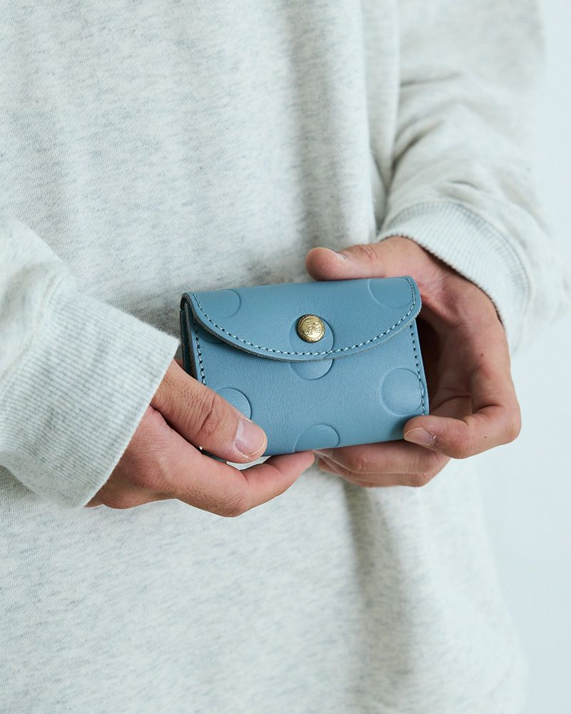 ギフトにもおすすめなレザーキーケース／キーケースの色：ソライロ