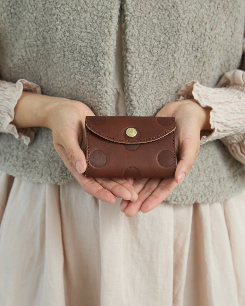 キーケースの色：ダークブラウン