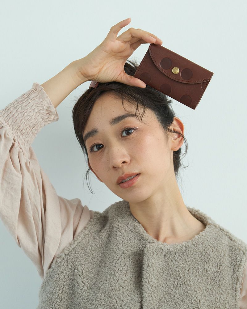 キーケースの色：ダークブラウン