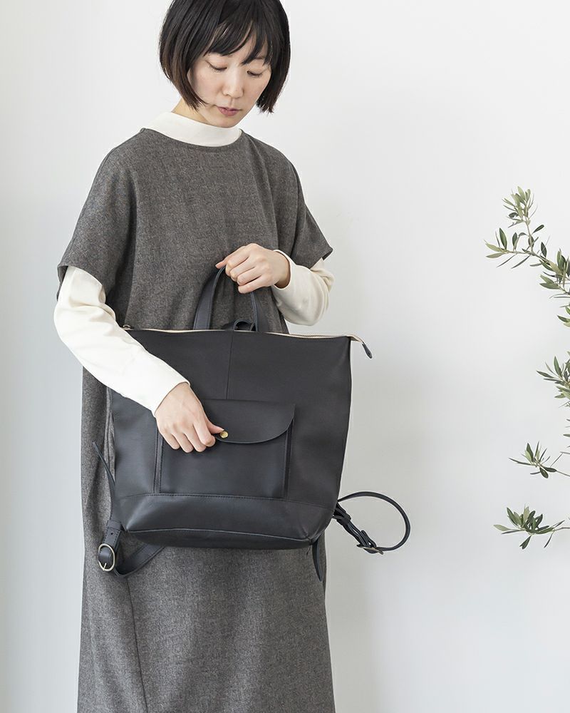 リュックの色：ブラック