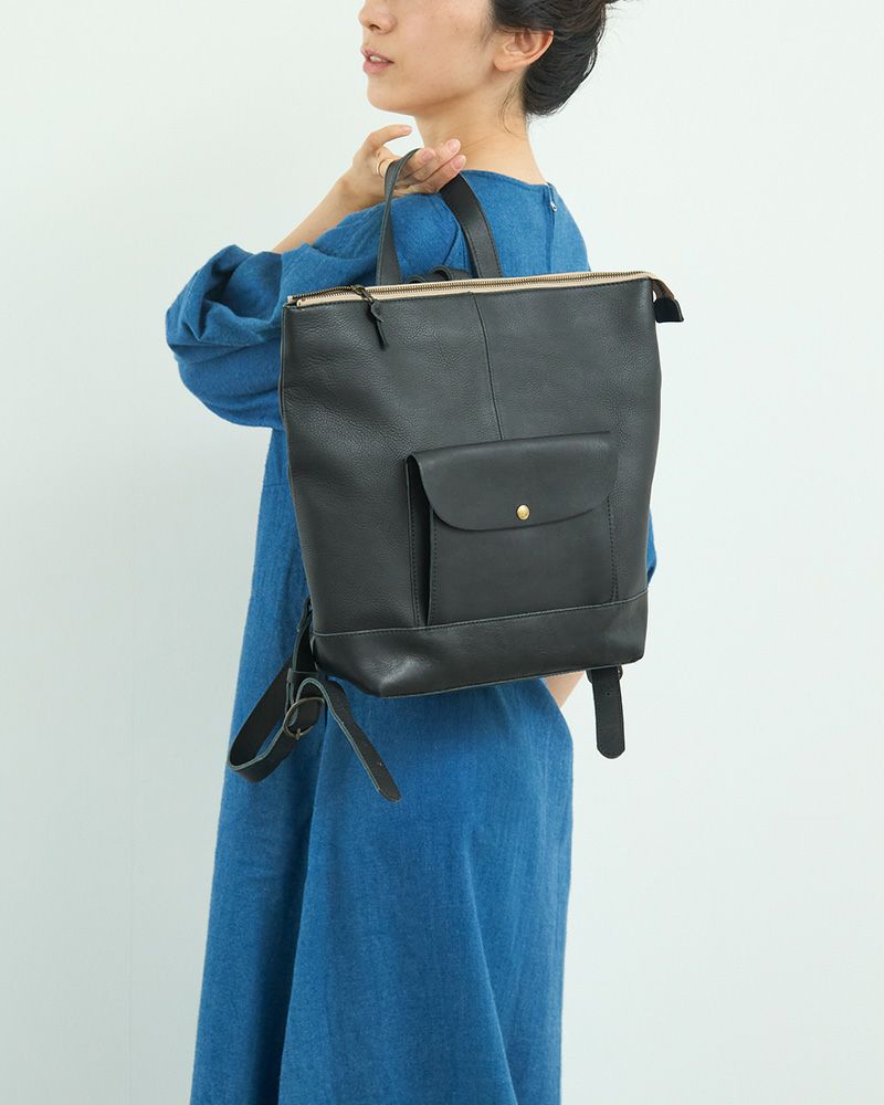 リュックの色：ブラック