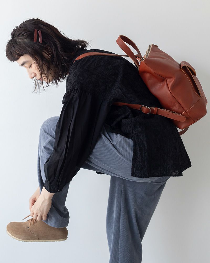 リュックの色：レンガ