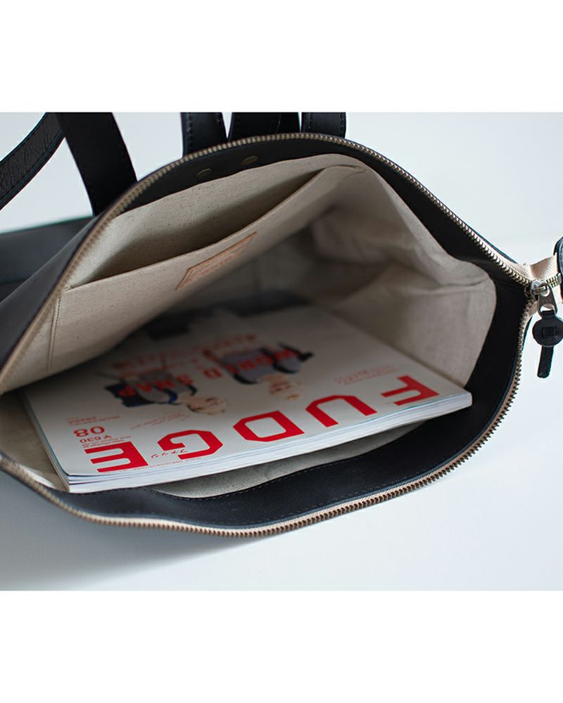 リュックの色：ブラック