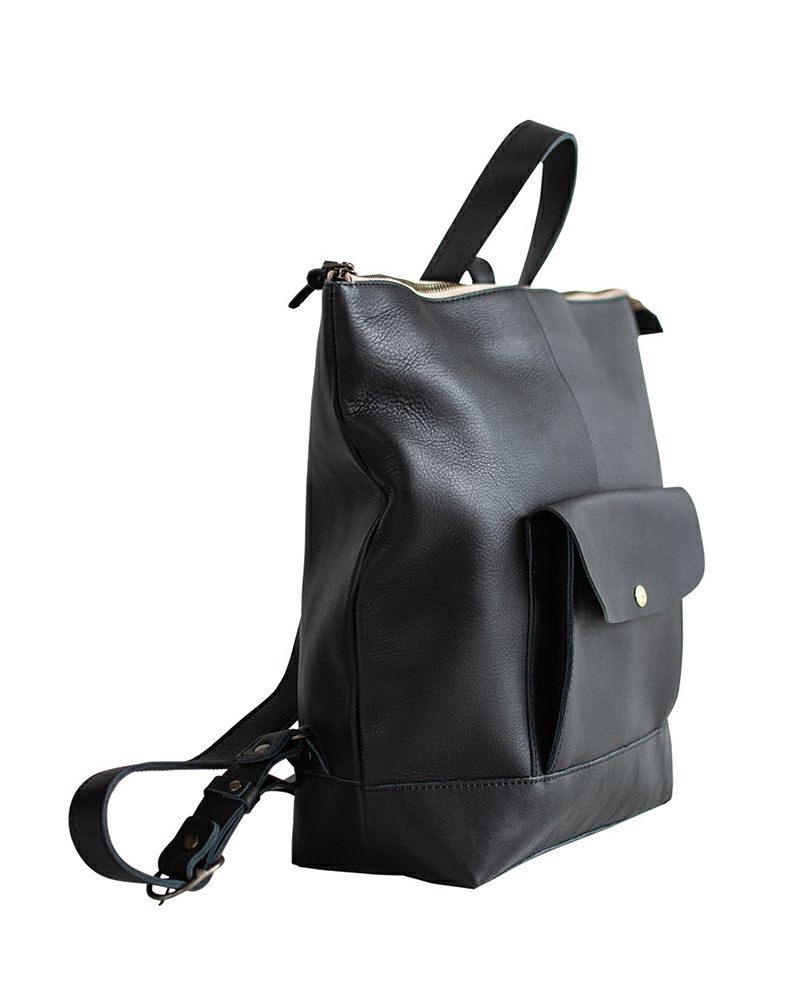 リュックの色：ブラック