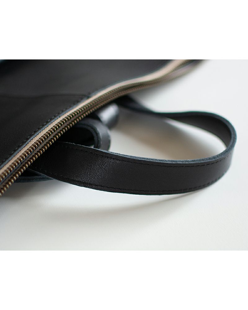 リュックの色：ブラック