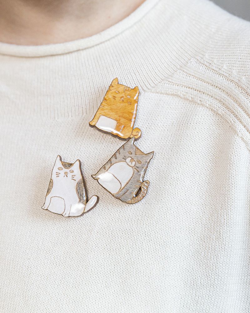 ブローチの種類：上から　トラ・シマ・ブチ