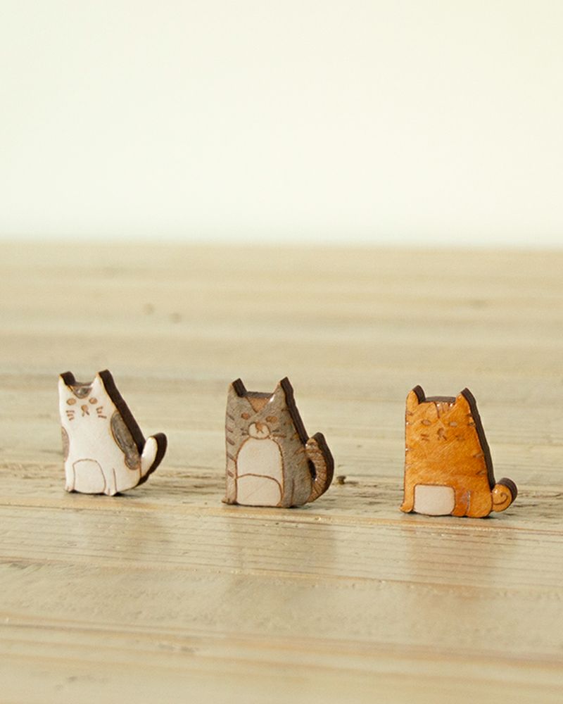 ブローチの種類：左から　ブチ・シマ・トラ