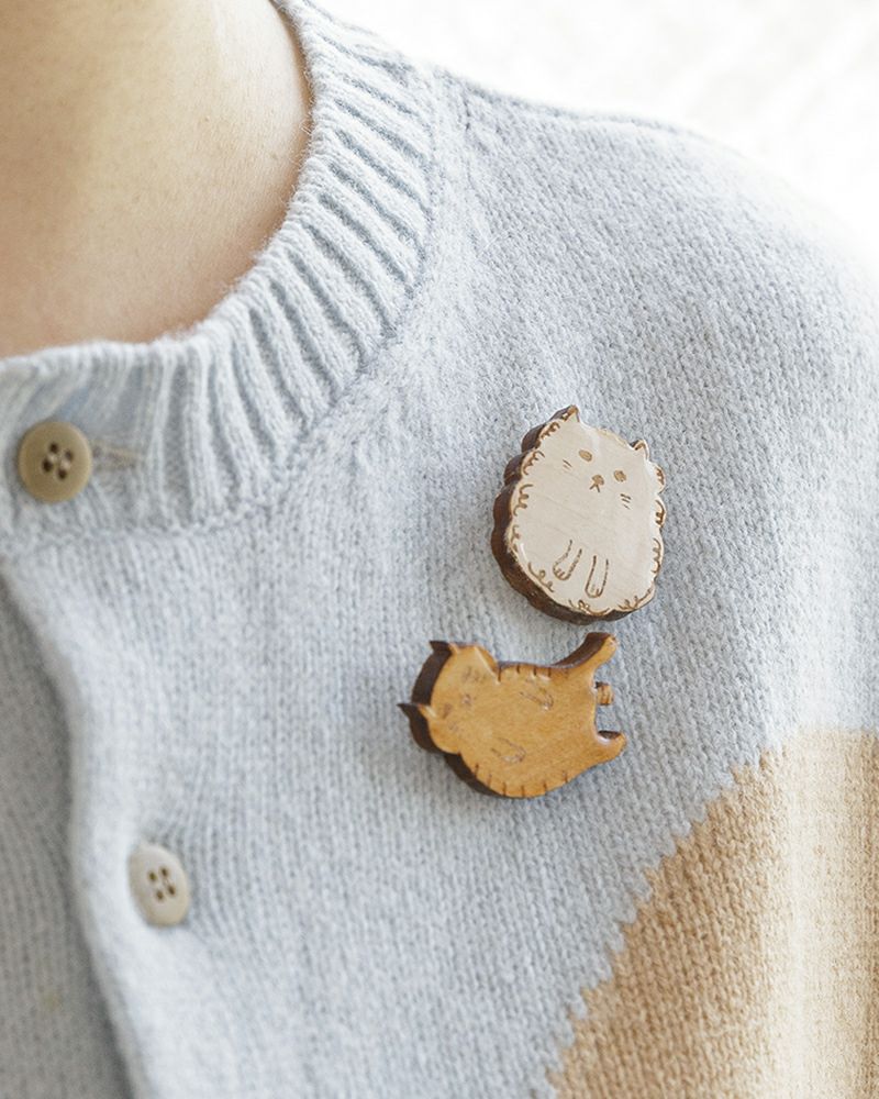 ブローチの種類：上から　フワ・寝ころびトラ