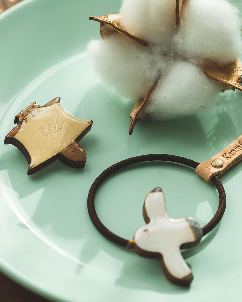 ブローチの種類：モモンガ　/　ヘアアクセサリーの種類：カモメ