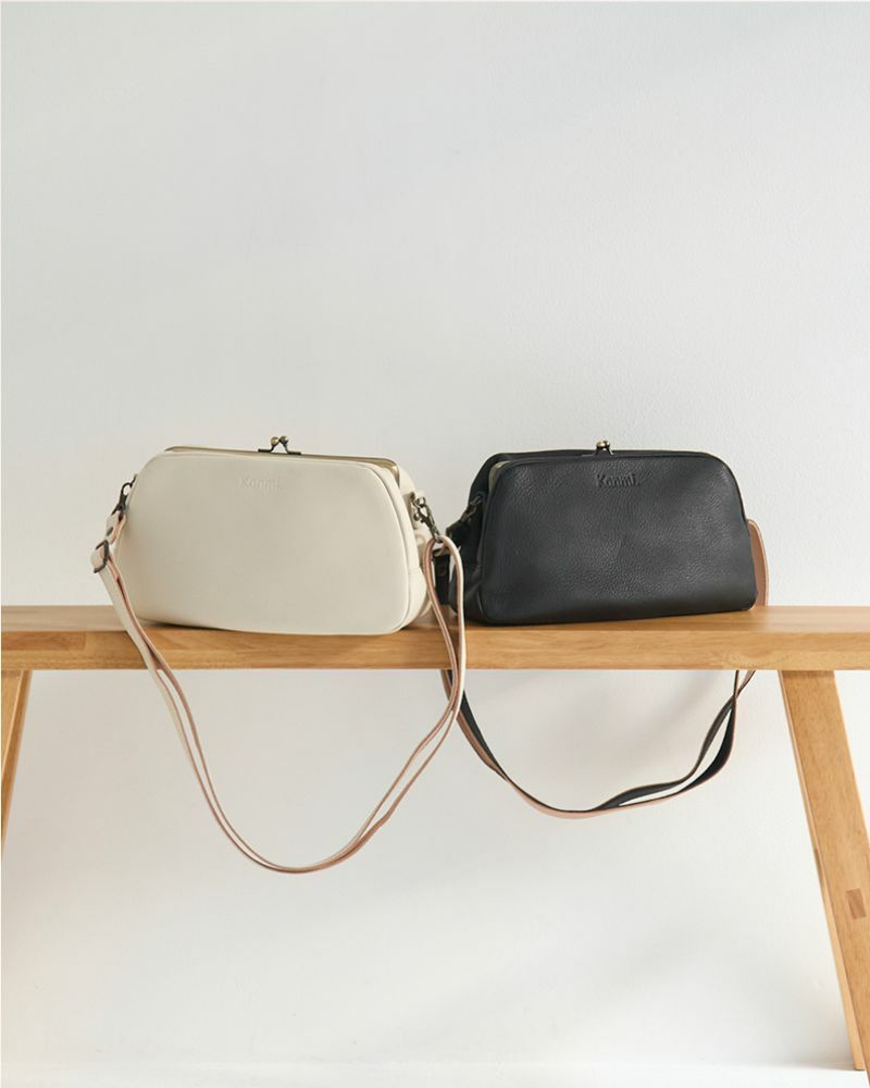 左：バニラ／右：ブラック