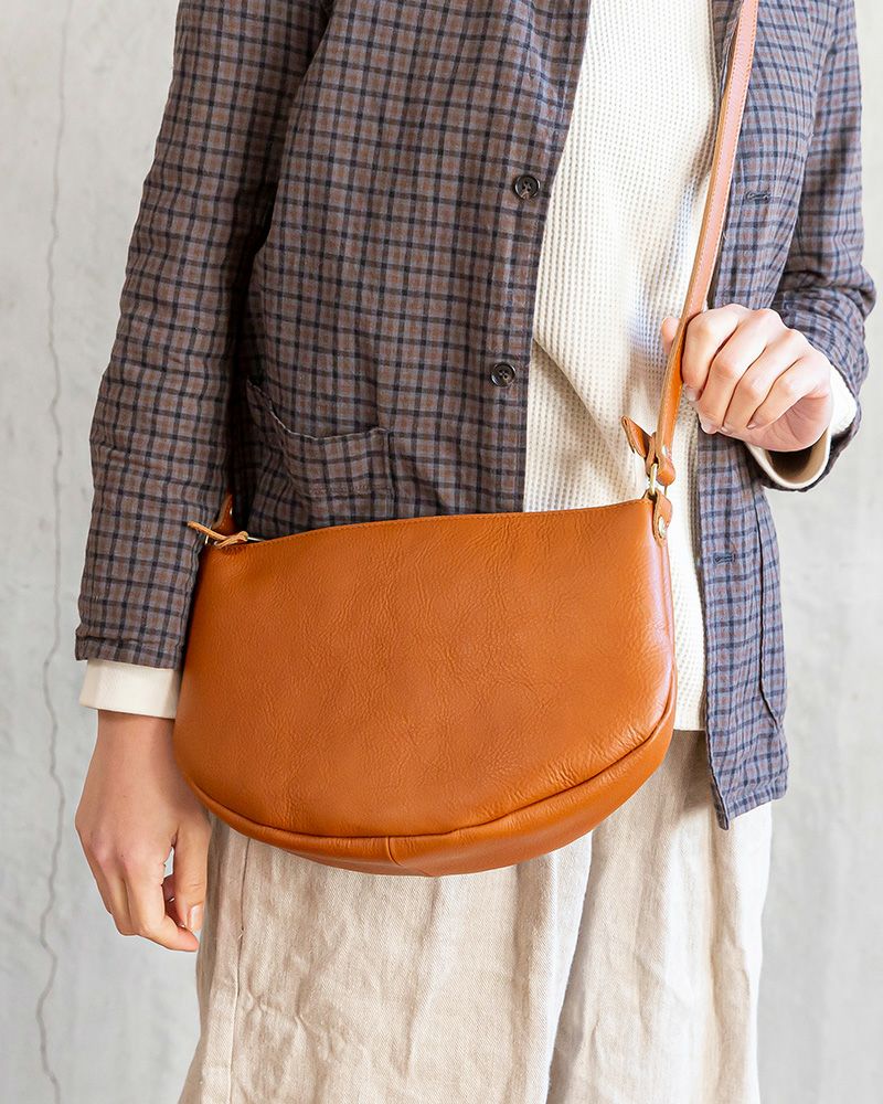 ショルダーバッグの色：キャラメル