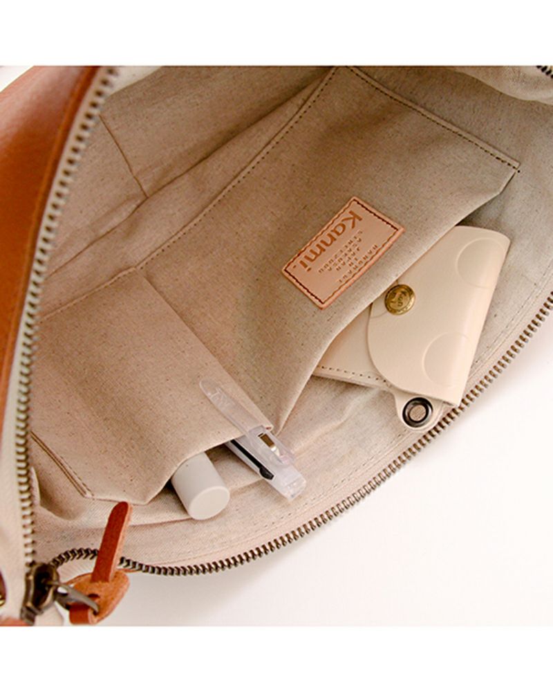 ショルダーバッグの色：キャラメル