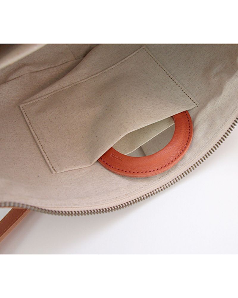 ショルダーバッグの色：キャラメル